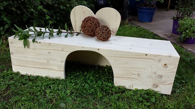 Holztunnel für Kaninchen